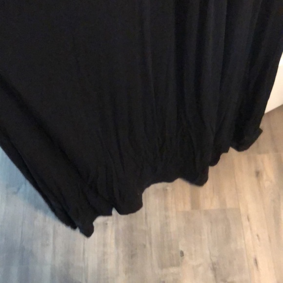 Old Navy Maxi Black Dress - Picture 4 of 6